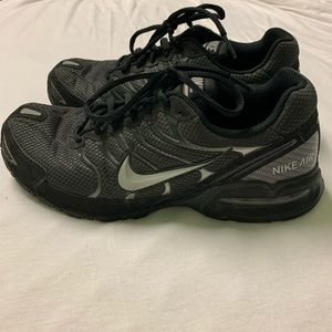 Mens size 8.5 black and gray Nike AirMax sneakers